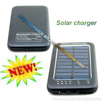 New Energy Portable Power Solar Charger with Flashlight 2600mAh
